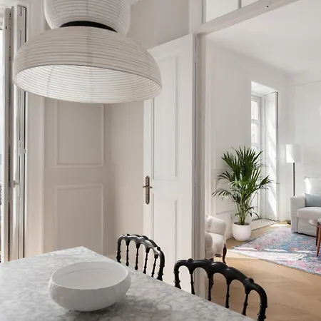 Deluxe By Olivo ヴィーゴ